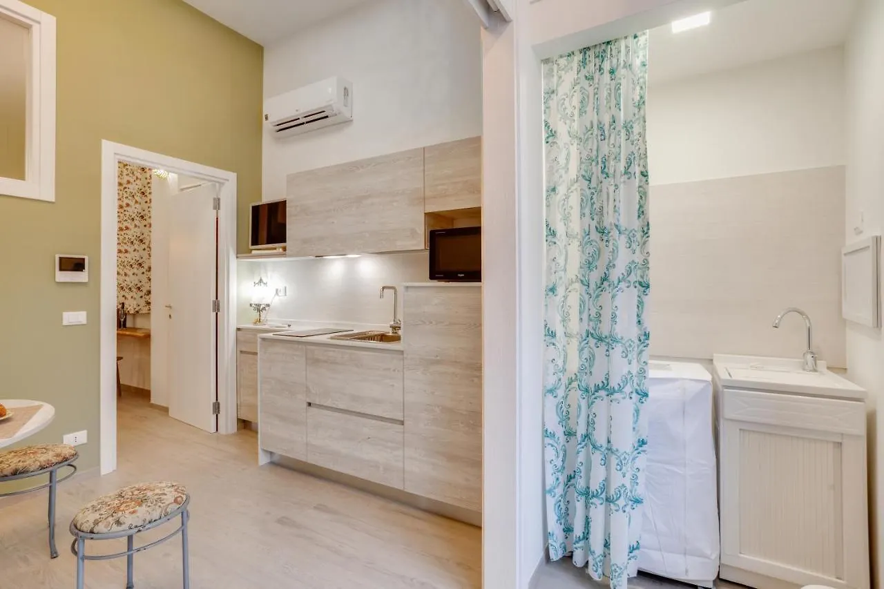 Madame Bari' Suite Apt In The Heart Of Bari Apartmán