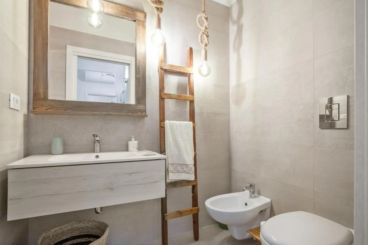 Madame Bari' Suite Apt In The Heart Of Bari